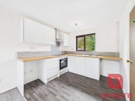 Martingale Place, Milton Keynes, Image 4