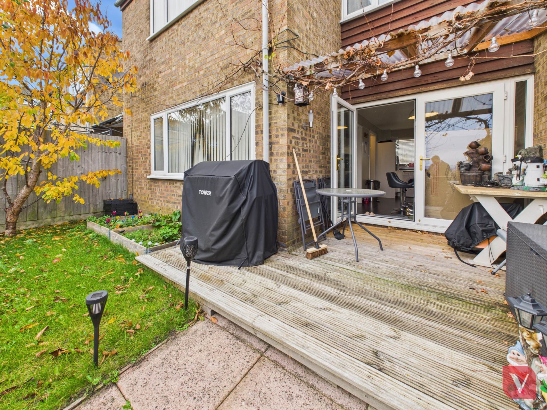 Petersfield Gardens, Luton, Image 12