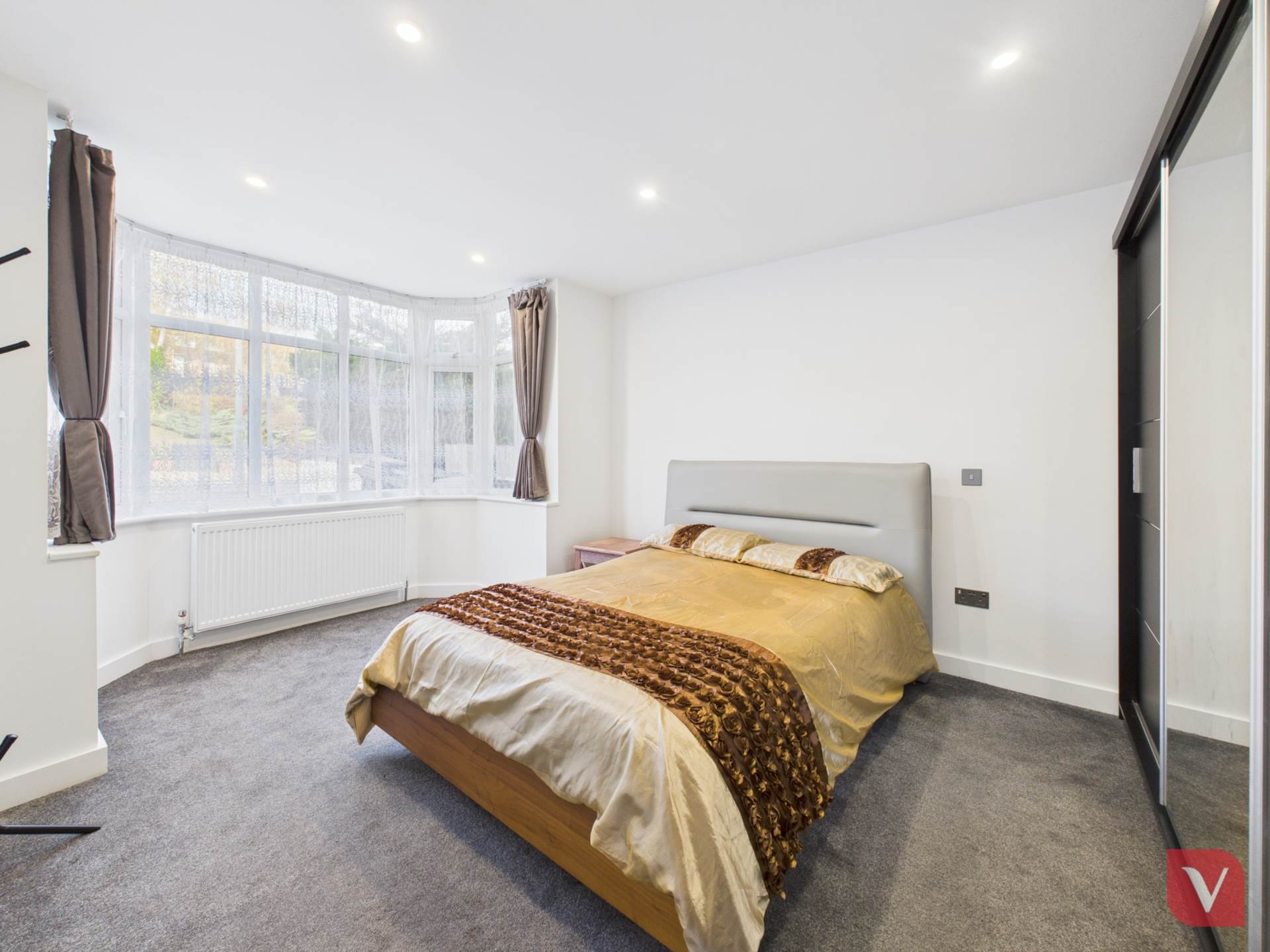 Crawley Green Road, Luton, Image 10