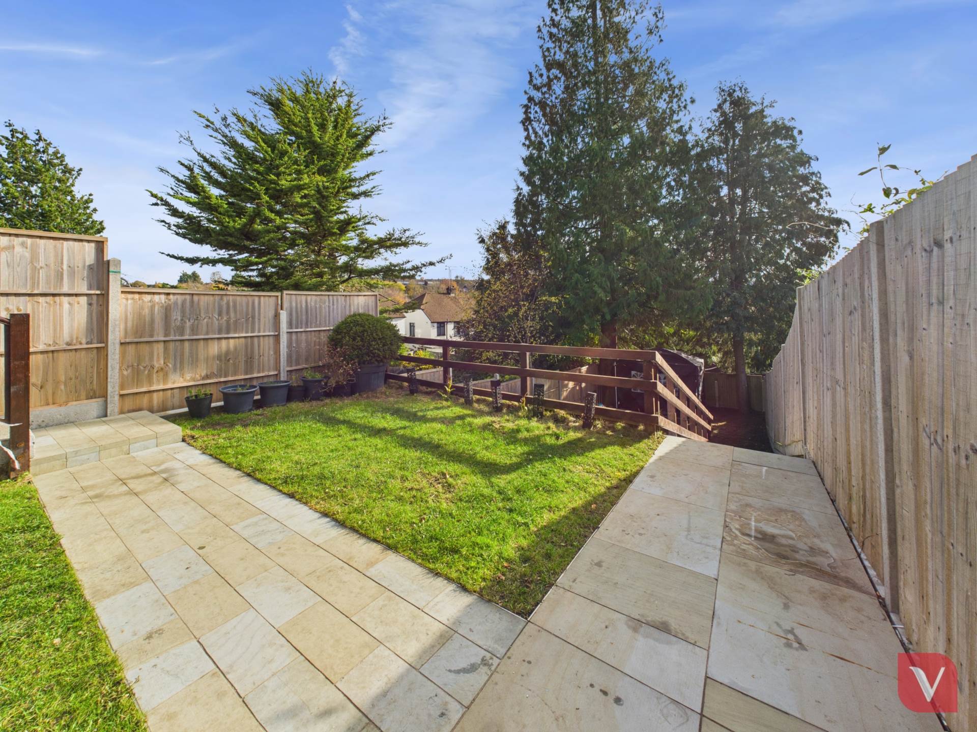 Crawley Green Road, Luton, Image 12