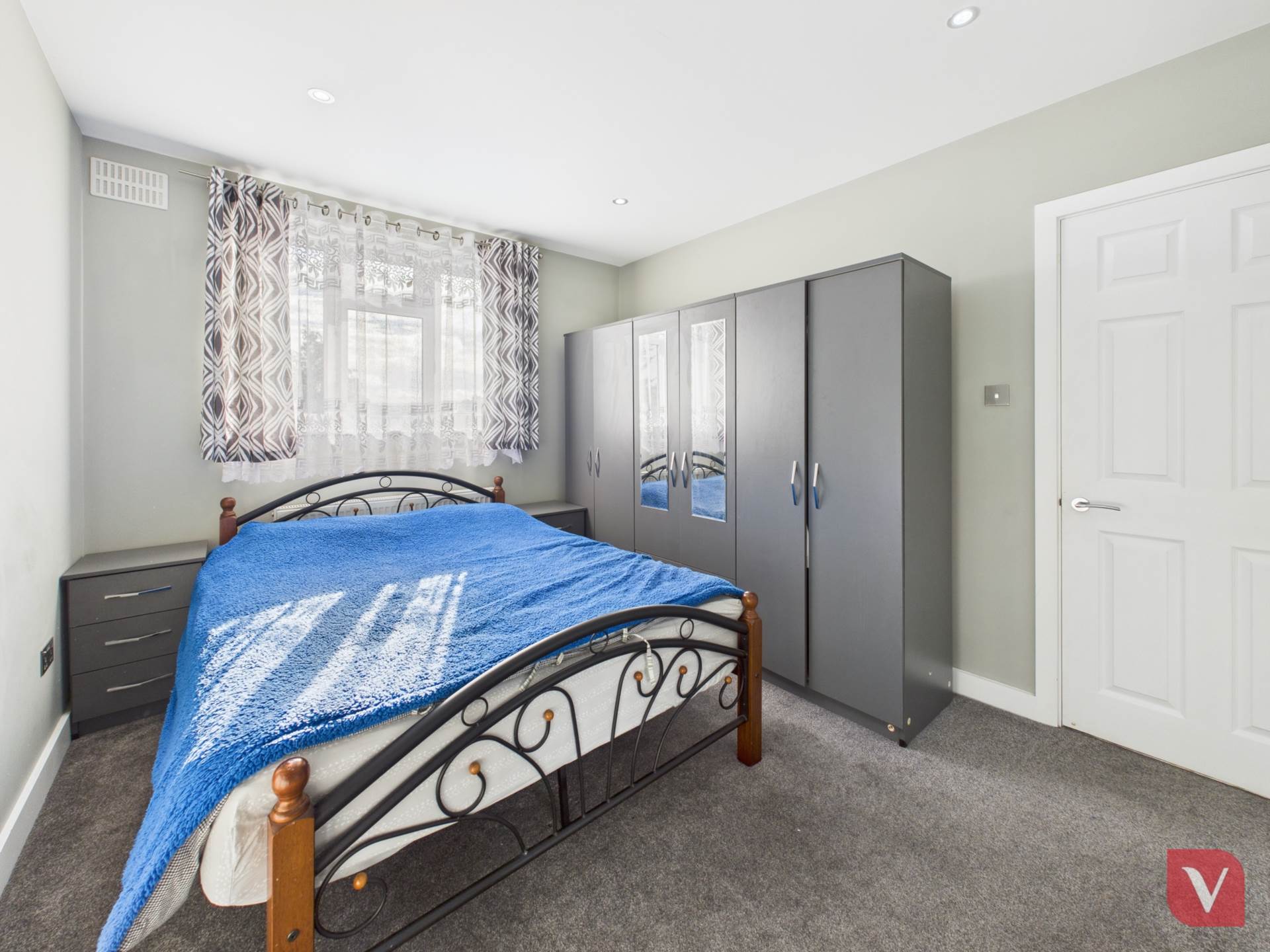 Crawley Green Road, Luton, Image 13