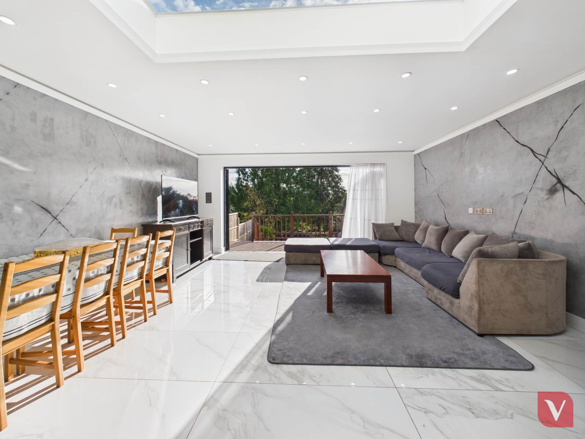 Crawley Green Road, Luton, Image 3