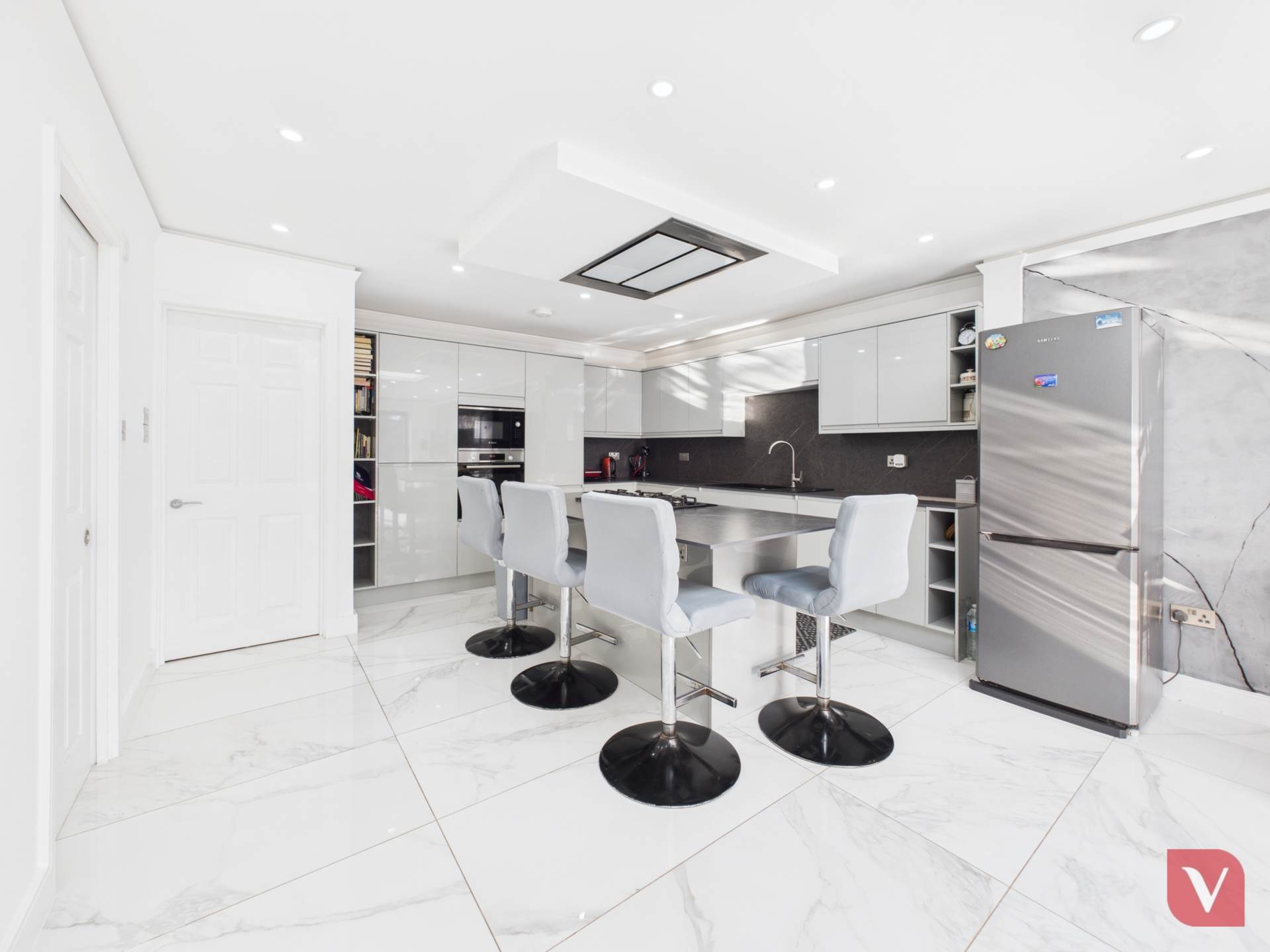 Crawley Green Road, Luton, Image 4