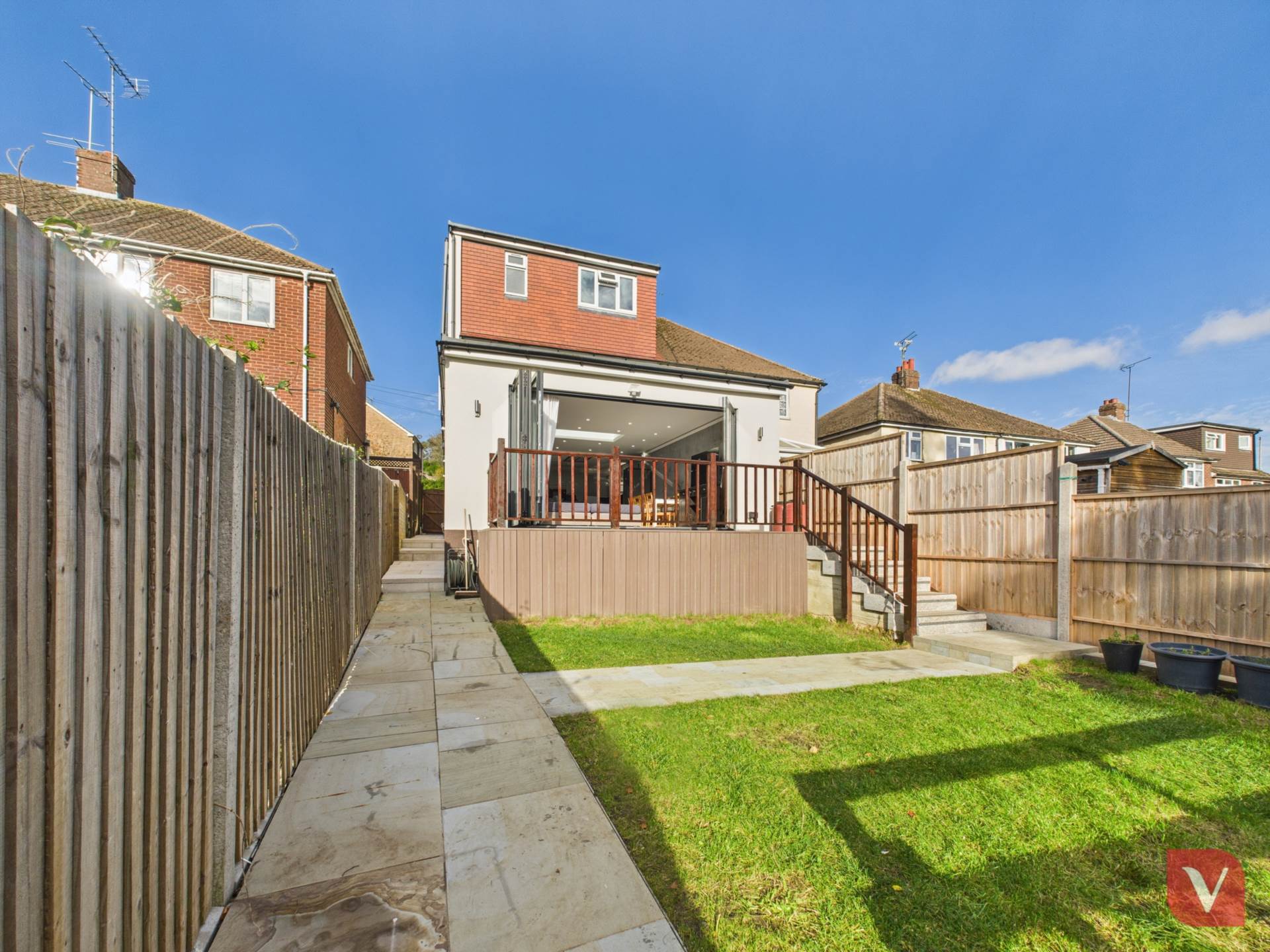 Crawley Green Road, Luton, Image 7