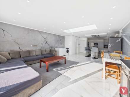 Crawley Green Road, Luton, Image 2