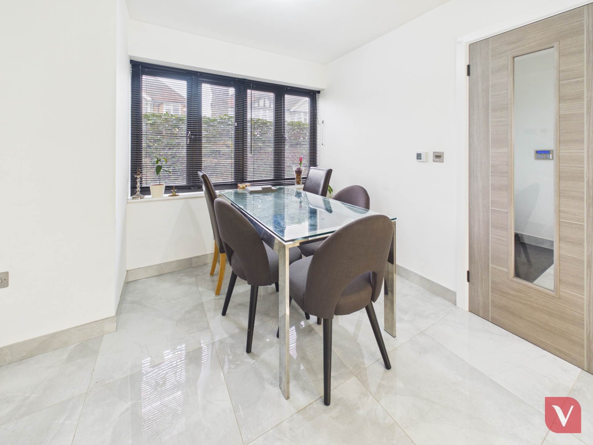 Compton Avenue, Luton, Image 5