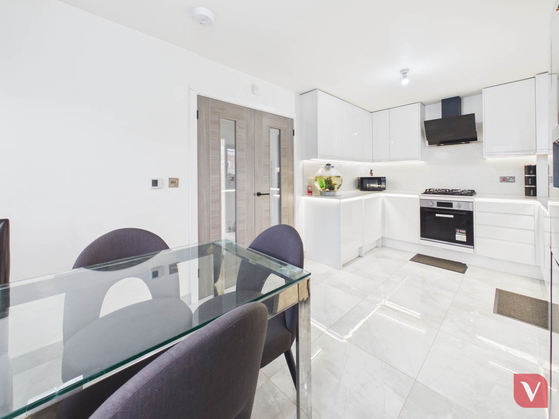 Compton Avenue, Luton, Image 6