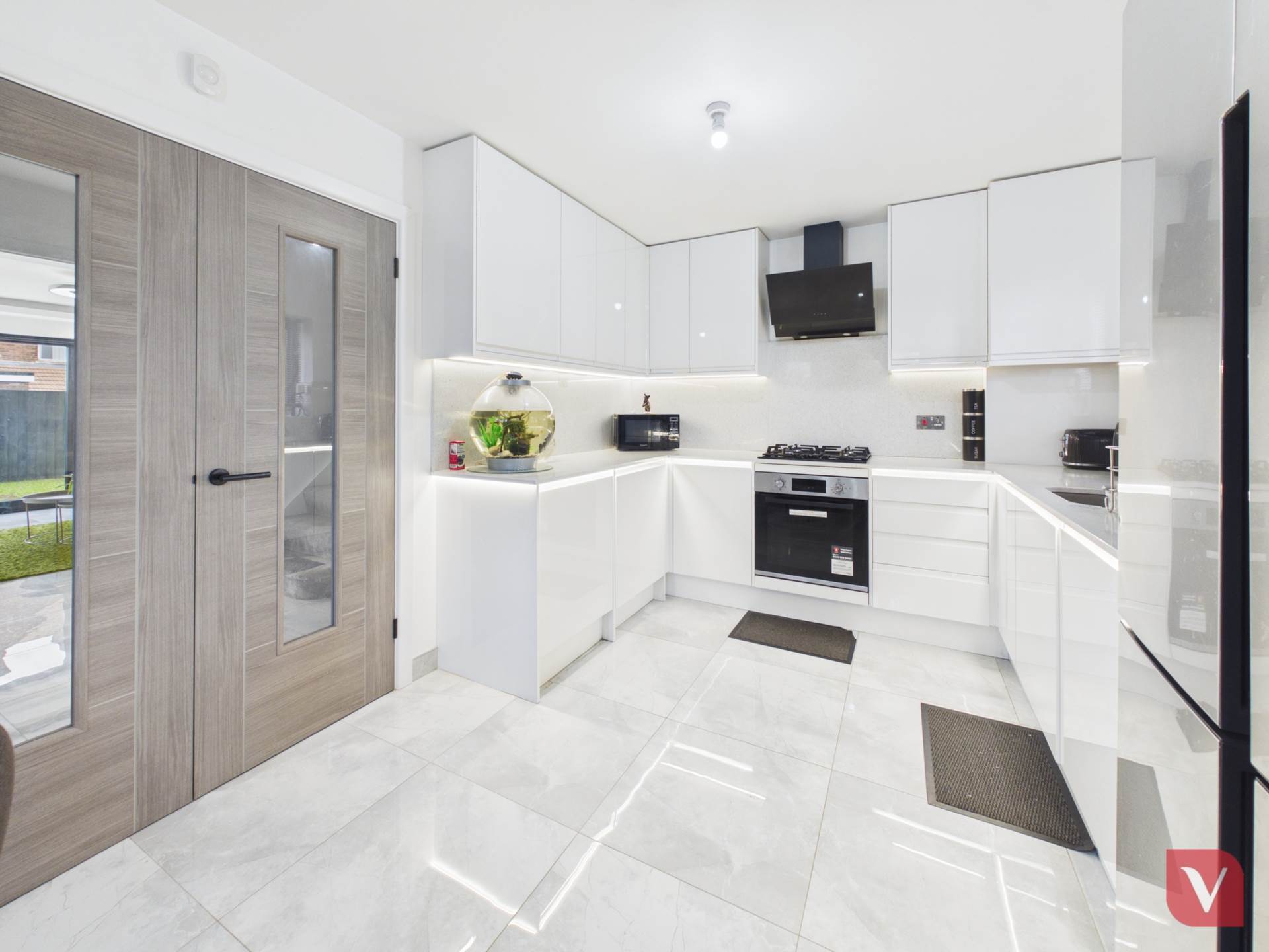 Compton Avenue, Luton, Image 7