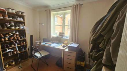 Darwin Close, Milton Keynes, Image 9