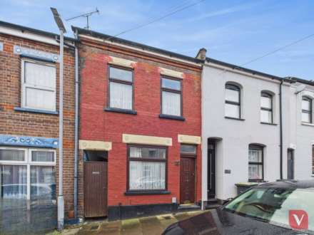 Warwick Road West, Luton, Image 1