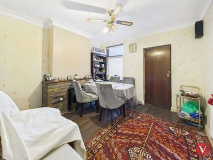 Warwick Road West, Luton, Image 3