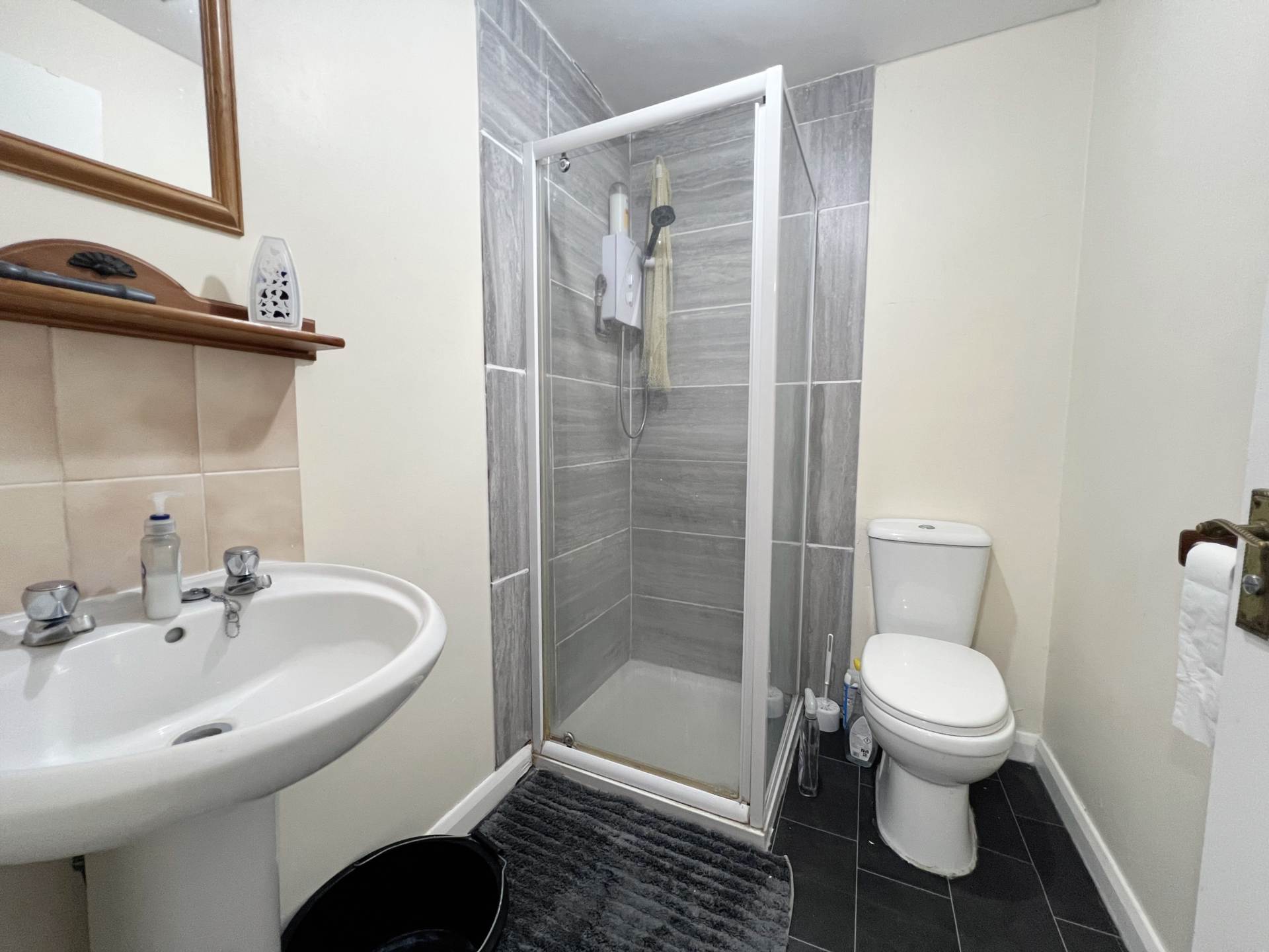 Cardigan Gardens, Cardigan Street, Luton, Image 4