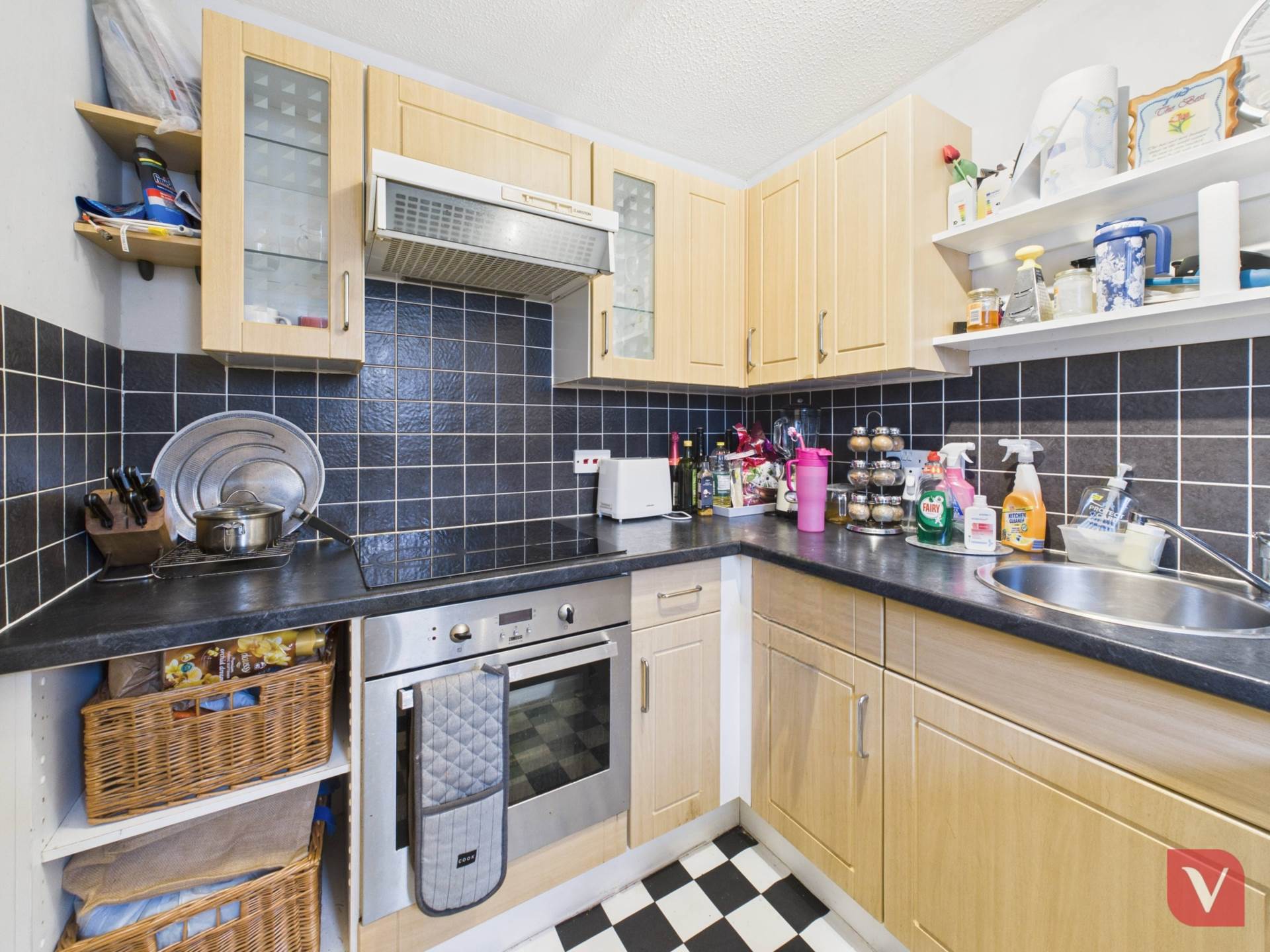 Larkspur Gardens, Luton, Image 4