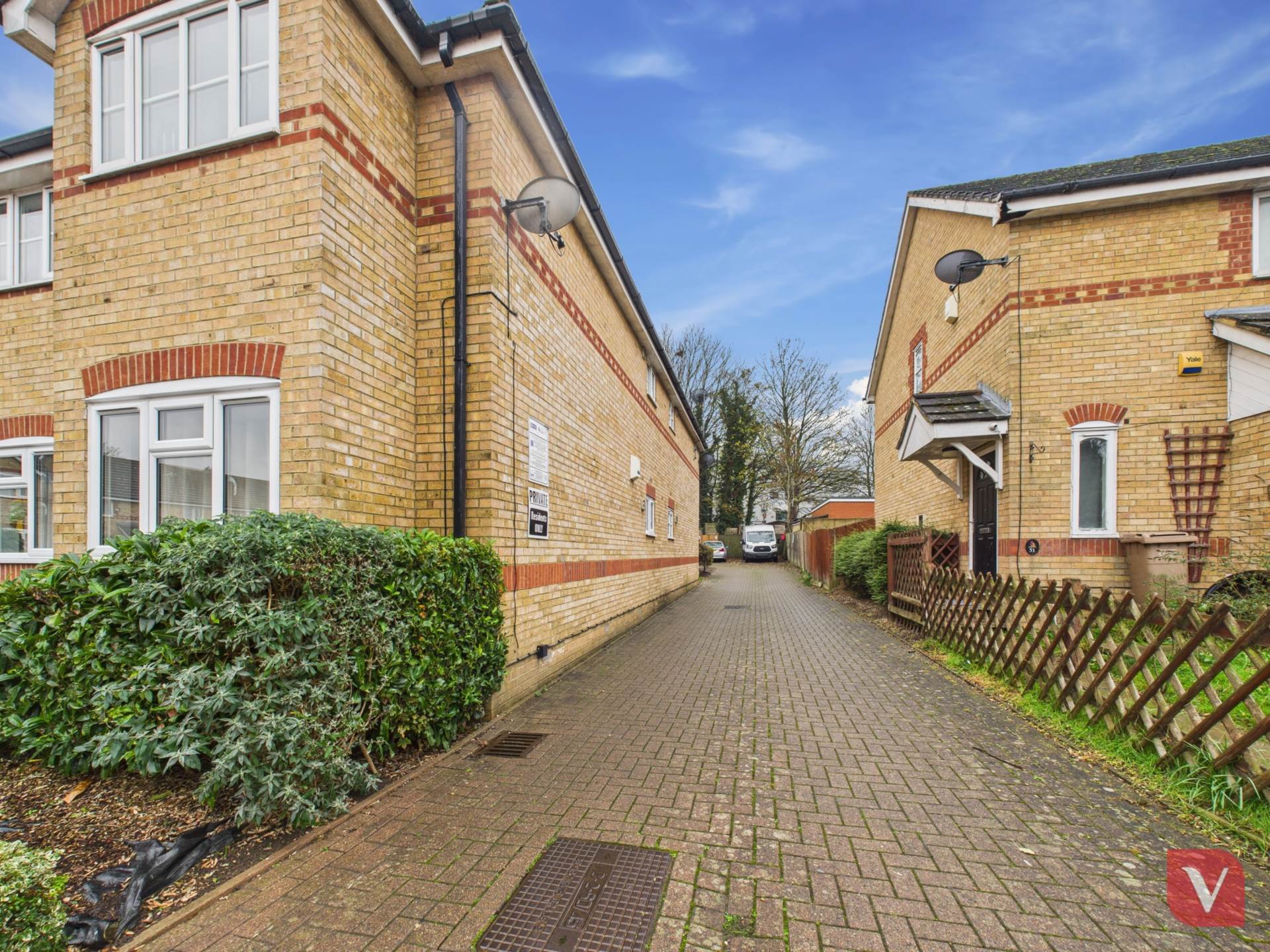 Larkspur Gardens, Luton, Image 5