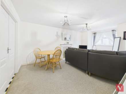 Larkspur Gardens, Luton, Image 2