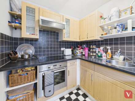 Larkspur Gardens, Luton, Image 4