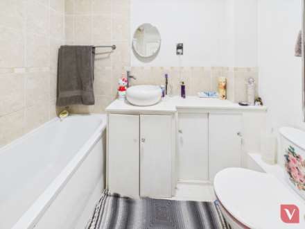 Larkspur Gardens, Luton, Image 7