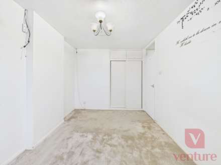 Petersham Close, Newport Pagnell, Image 10