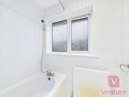 Petersham Close, Newport Pagnell, Image 13