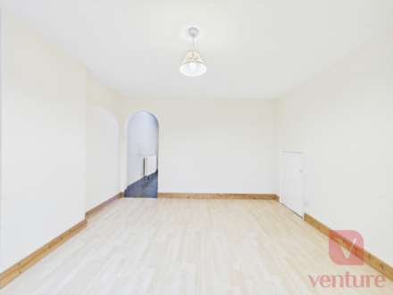 Petersham Close, Newport Pagnell, Image 5