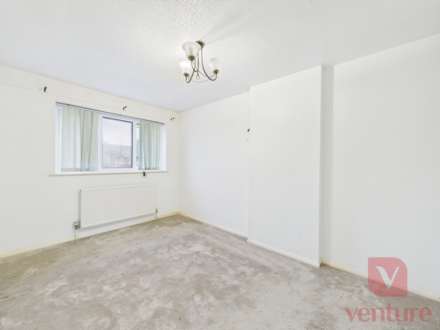 Petersham Close, Newport Pagnell, Image 9