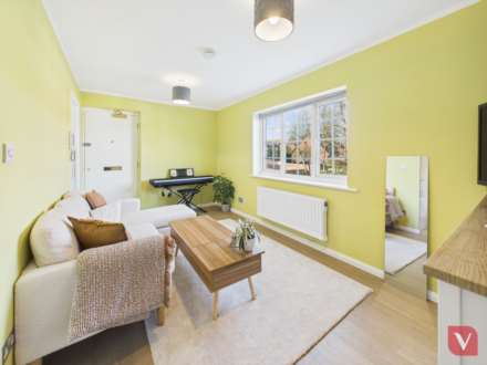 Celandine Drive, Luton, Image 2