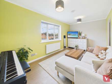 Celandine Drive, Luton, Image 3