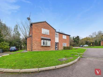 Celandine Drive, Luton, Image 8