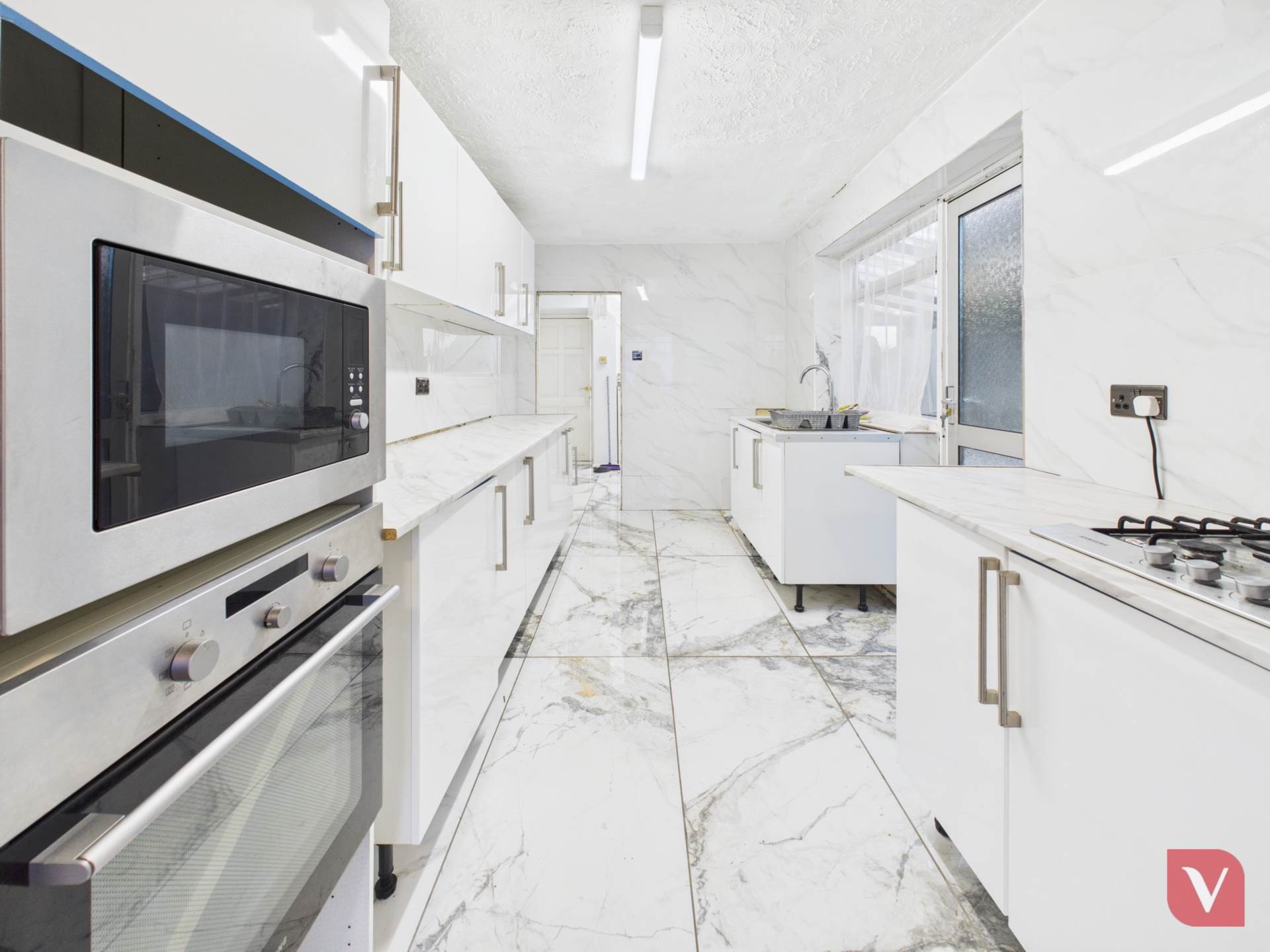 Leagrave High Street, Luton, Image 7