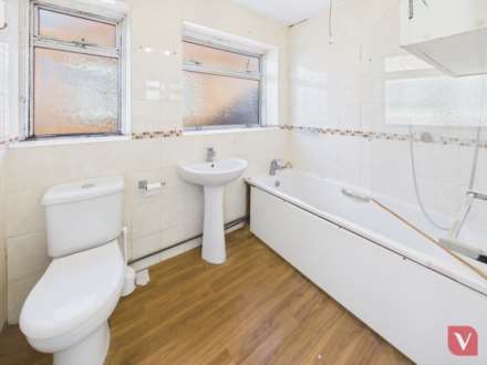 Leagrave High Street, Luton, Image 11