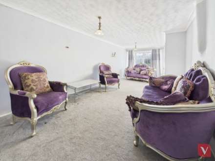 Leagrave High Street, Luton, Image 3