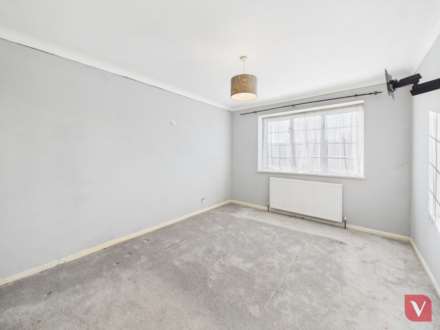 Leagrave High Street, Luton, Image 6