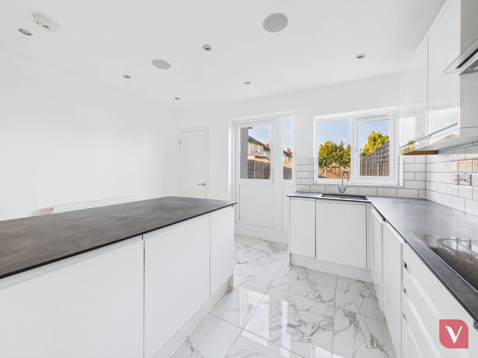 Whitefield Avenue, Luton, Image 3