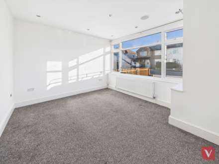 Whitefield Avenue, Luton, Image 2