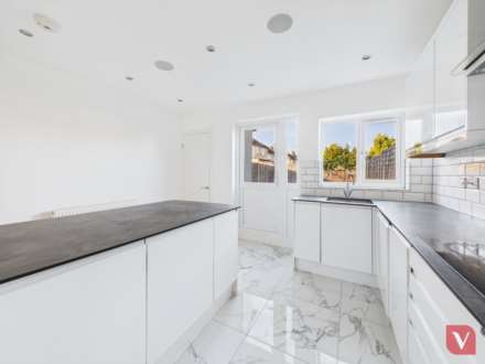 Whitefield Avenue, Luton, Image 3