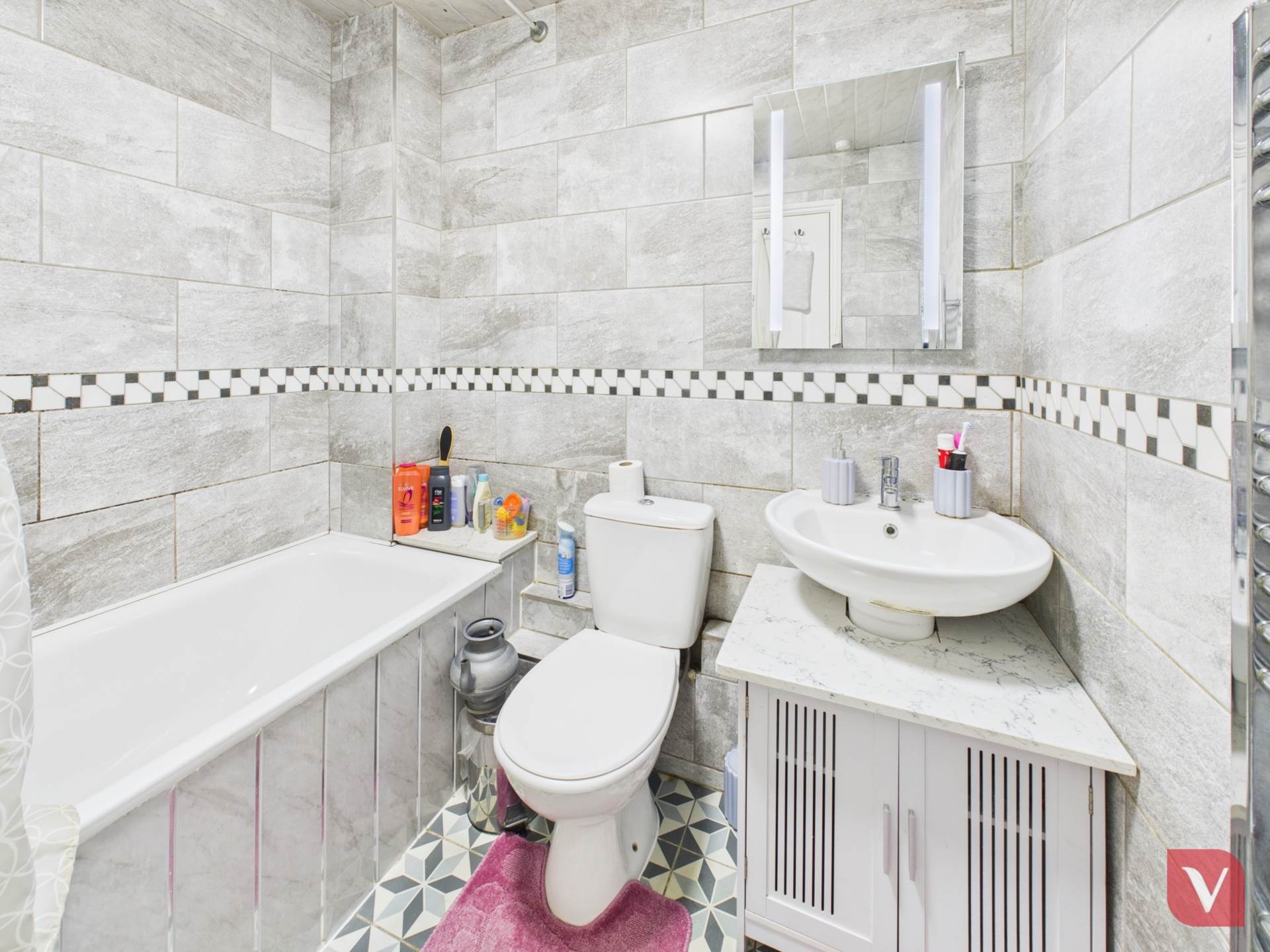 Larkspur Gardens, Luton, Image 6