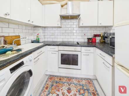 Larkspur Gardens, Luton, Image 3