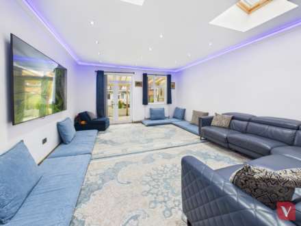 Runfold Avenue, Luton, Image 2