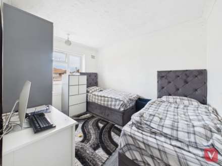 Runfold Avenue, Luton, Image 9