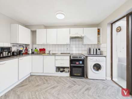 Cleavers Avenue, Milton Keynes, Image 6