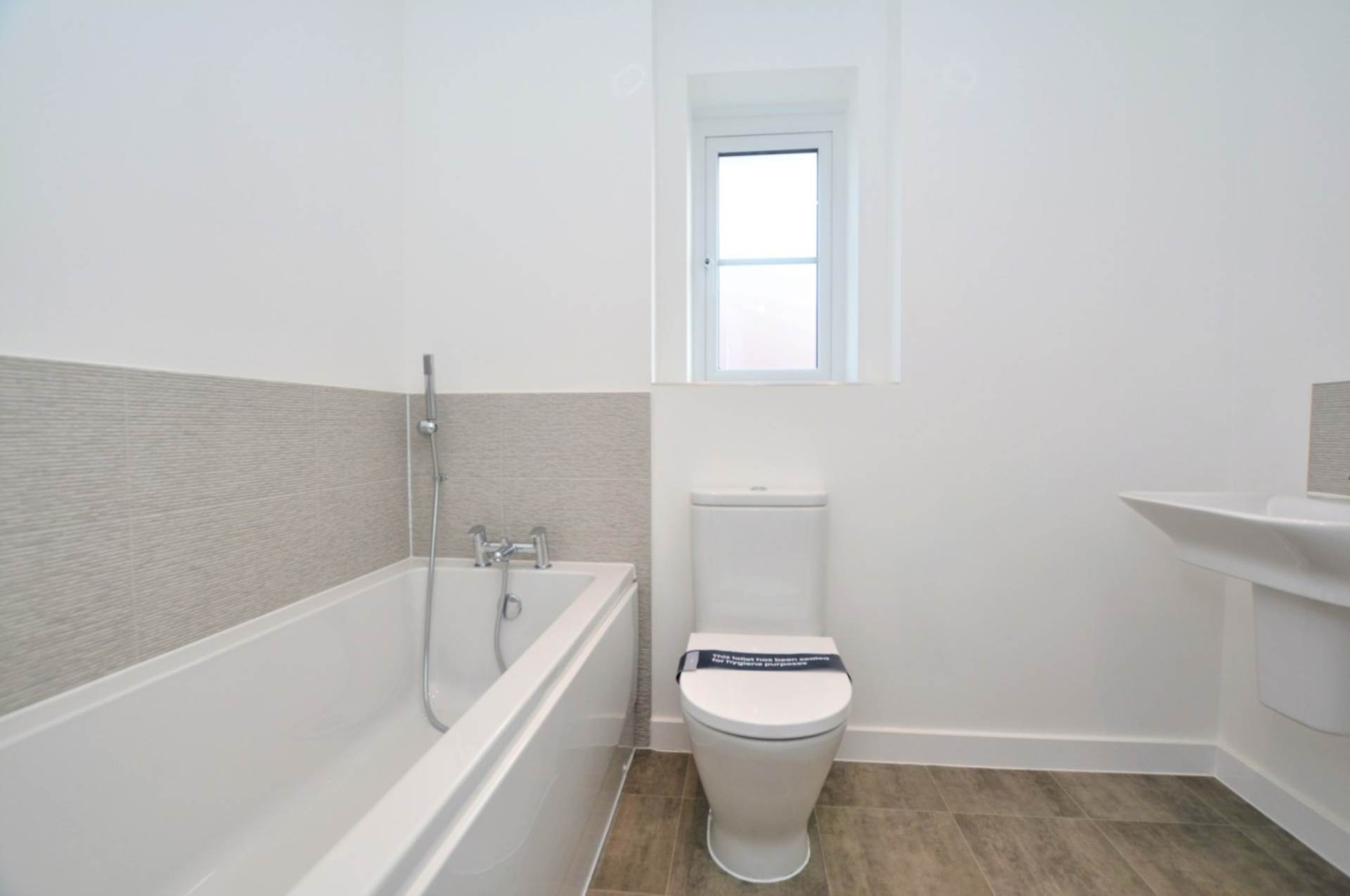 Sparrowhawk Crescent, Hardingstone, Image 11