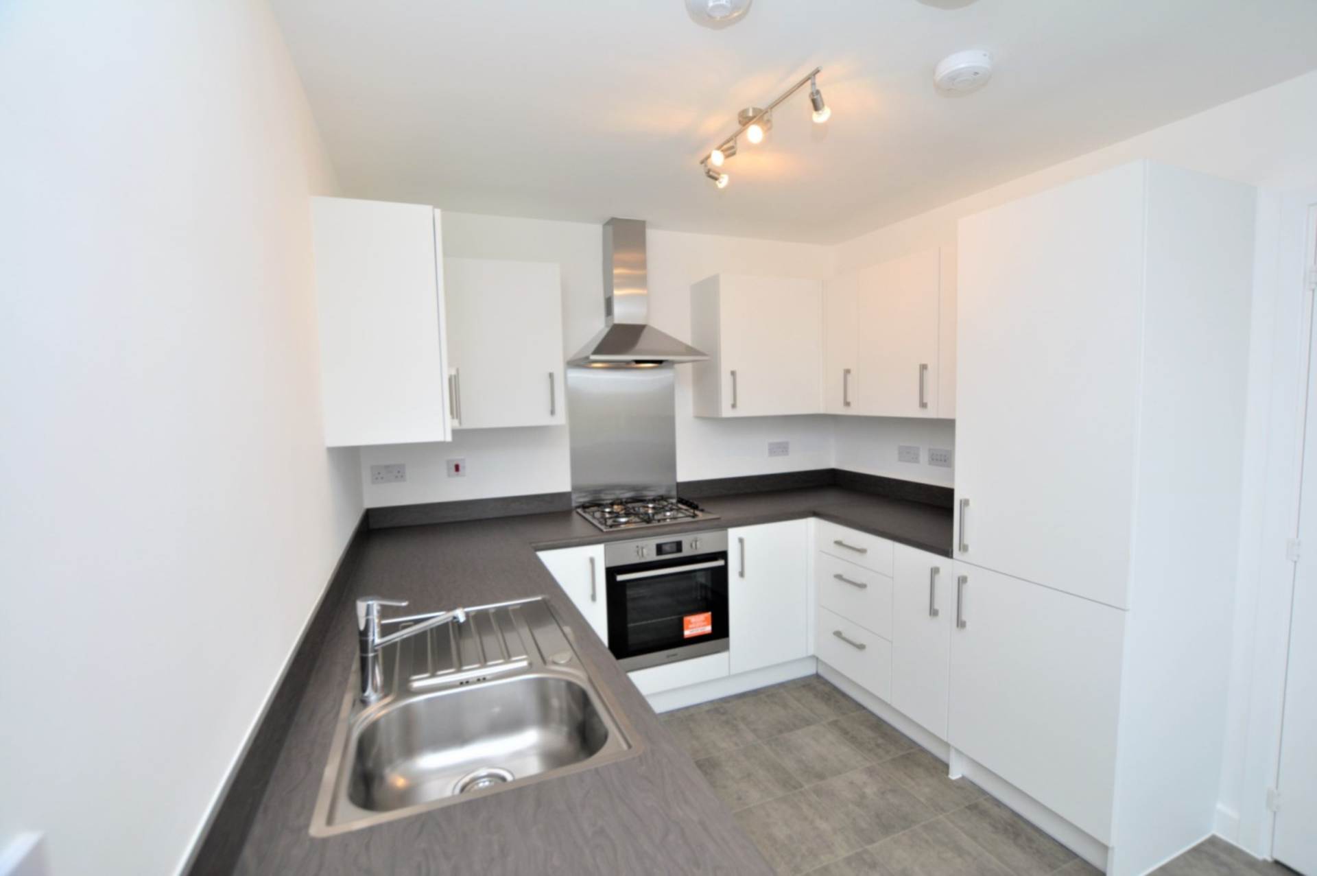 Sparrowhawk Crescent, Hardingstone, Image 6