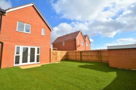 Sparrowhawk Crescent, Hardingstone, Image 13