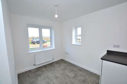 Sparrowhawk Crescent, Hardingstone, Image 4