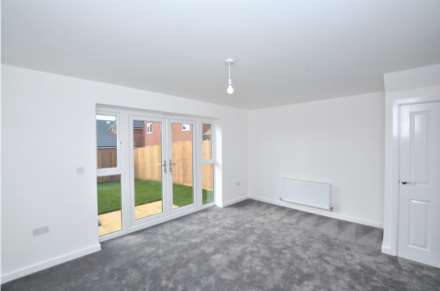 Sparrowhawk Crescent, Hardingstone, Image 7