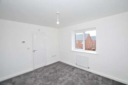 Sparrowhawk Crescent, Hardingstone, Image 9