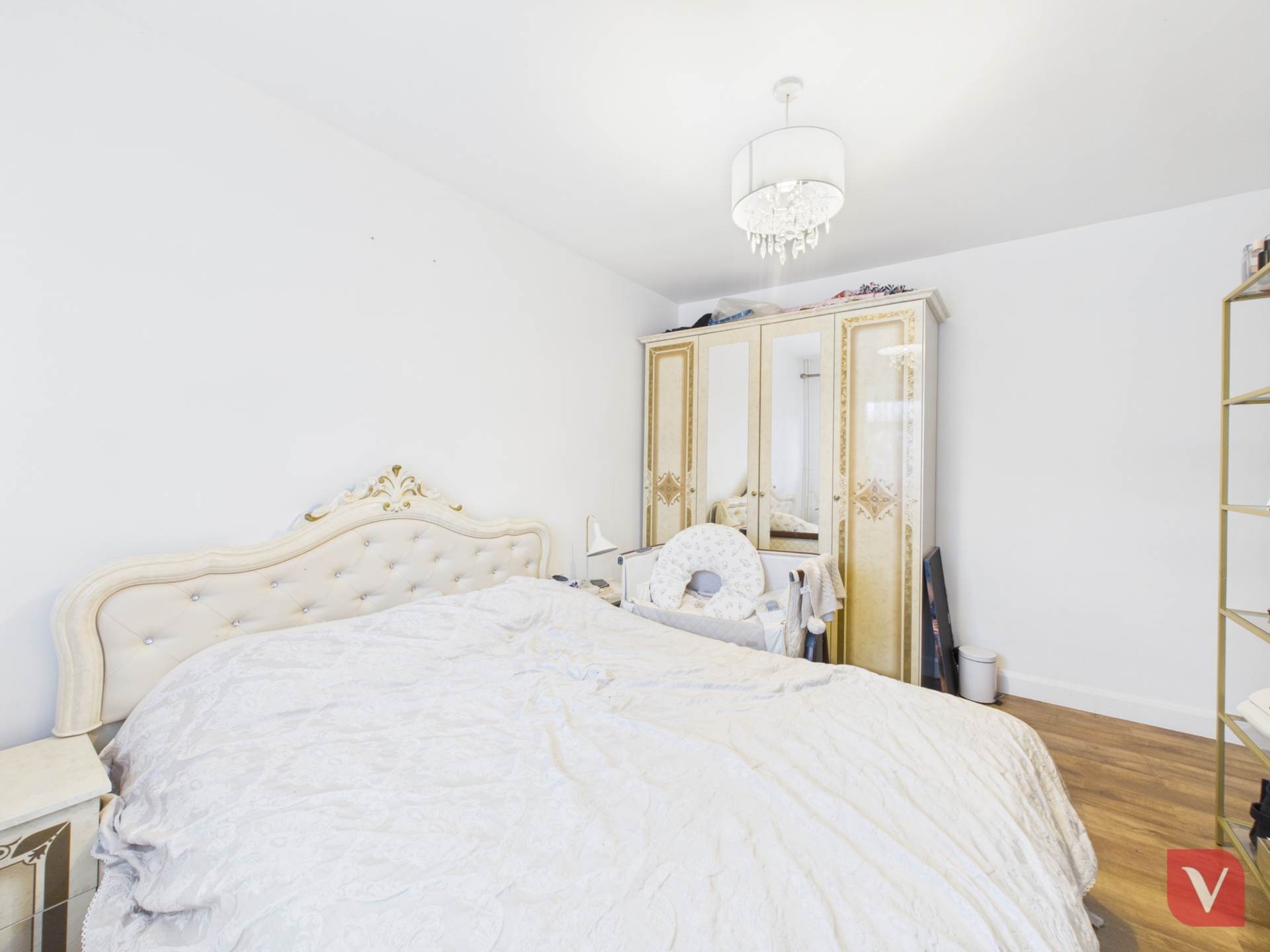 The Crest, Luton, Image 13