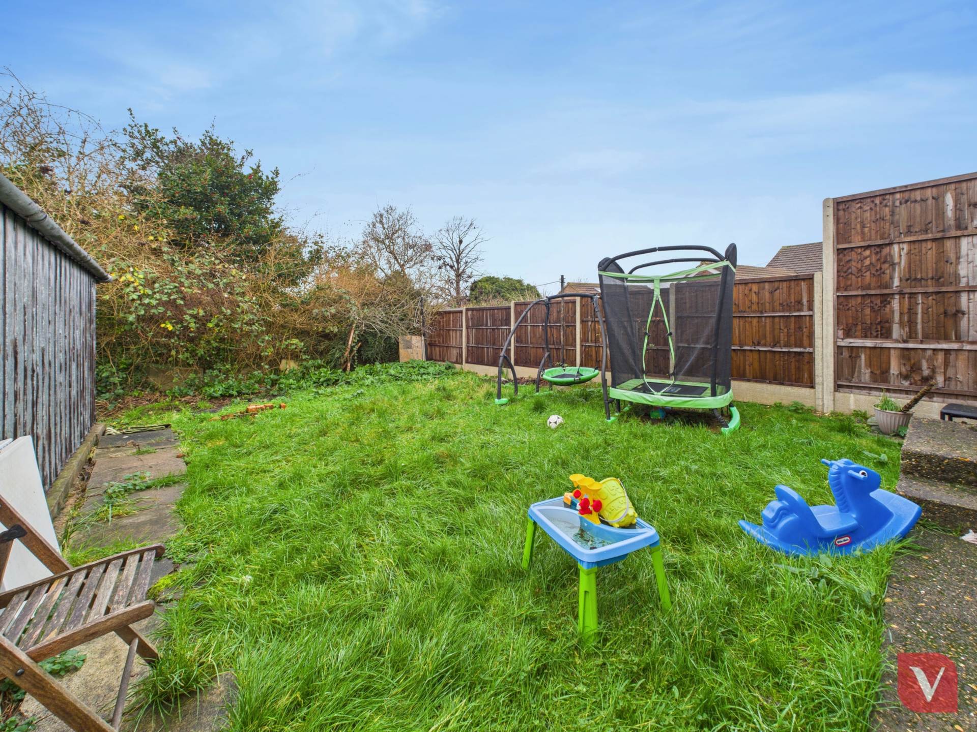 The Crest, Luton, Image 16