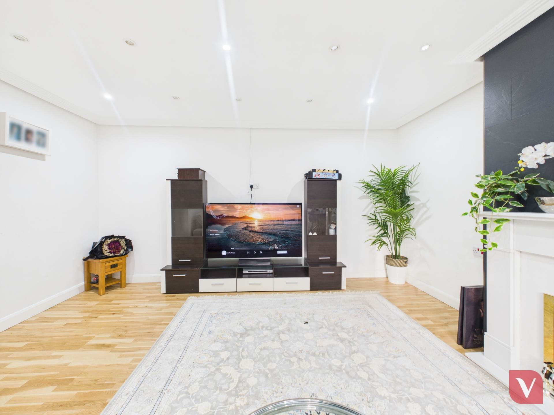 The Crest, Luton, Image 3