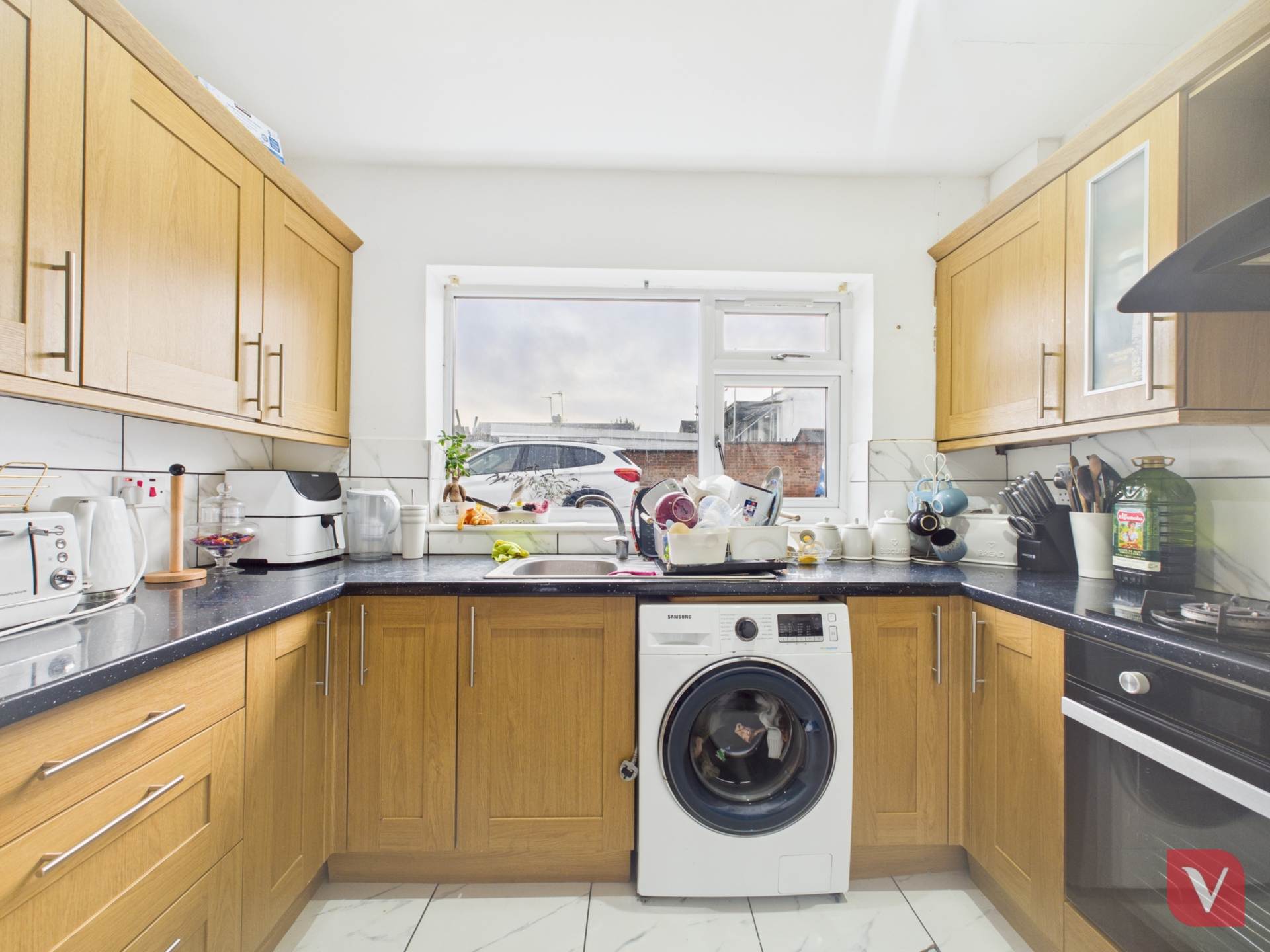 The Crest, Luton, Image 6